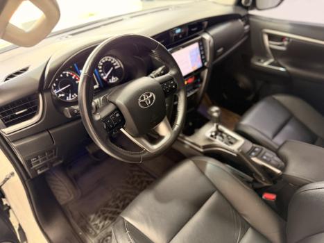 TOYOTA Hilux SW4 2.7 16V 4P FLEX SRV 7 LUGARES AUTOM�TICO, Foto 15