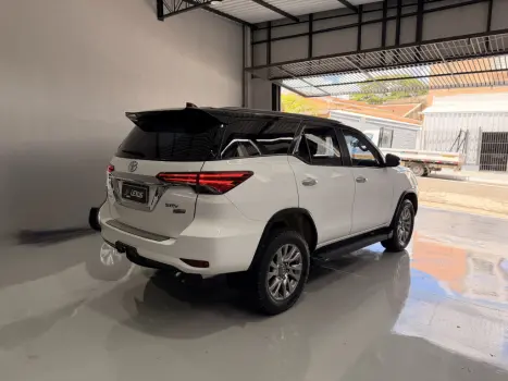 TOYOTA Hilux SW4 2.7 16V 4P FLEX SRV 7 LUGARES AUTOM�TICO, Foto 16