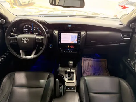 TOYOTA Hilux SW4 2.7 16V 4P FLEX SRV 7 LUGARES AUTOM�TICO, Foto 20