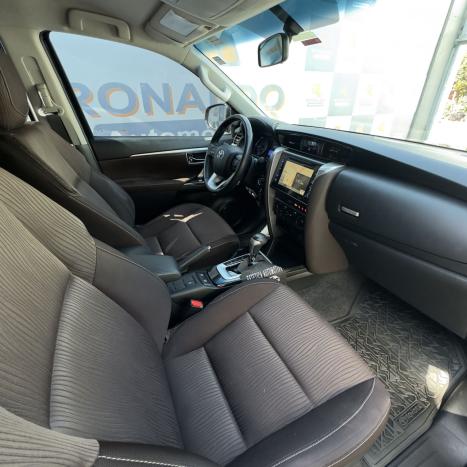 TOYOTA Hilux SW4 2.7 16V 4P SR FLEX AUTOM�TICO, Foto 12