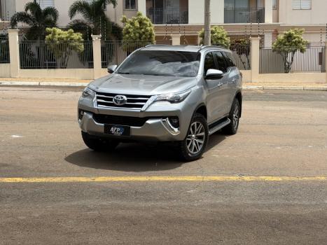 TOYOTA Hilux SW4 2.7 16V 4P FLEX SRV 7 LUGARES AUTOM�TICO, Foto 5