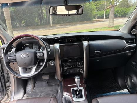 TOYOTA Hilux SW4 2.7 16V 4P FLEX SRV 7 LUGARES AUTOM�TICO, Foto 9