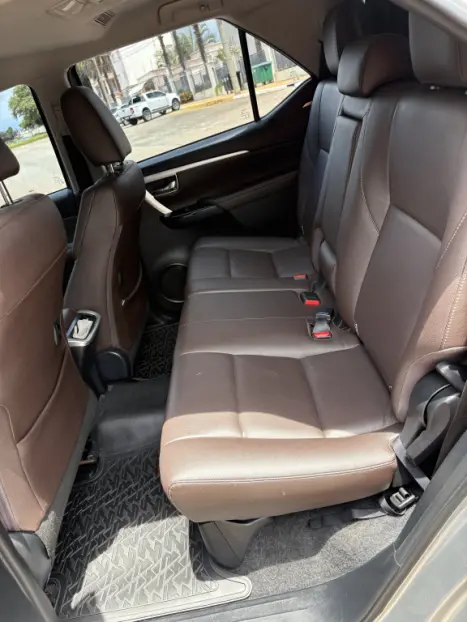 TOYOTA Hilux SW4 2.7 16V 4P FLEX SRV 7 LUGARES AUTOM�TICO, Foto 12