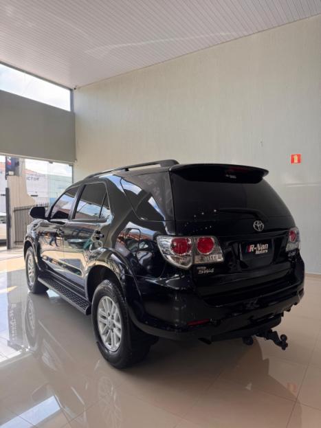 TOYOTA Hilux SW4 2.7 16V 4P FLEX SR 7 LUGARES AUTOM�TICO, Foto 4