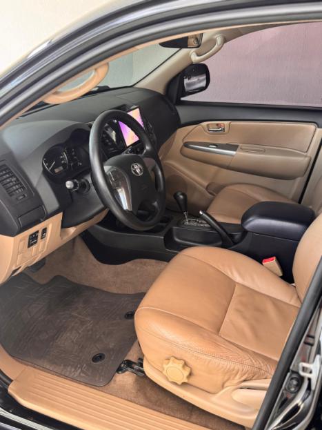 TOYOTA Hilux SW4 2.7 16V 4P FLEX SR 7 LUGARES AUTOM�TICO, Foto 10