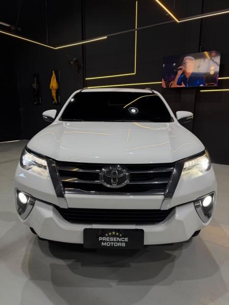 TOYOTA Hilux SW4 2.7 16V 4P SR FLEX AUTOM�TICO, Foto 3