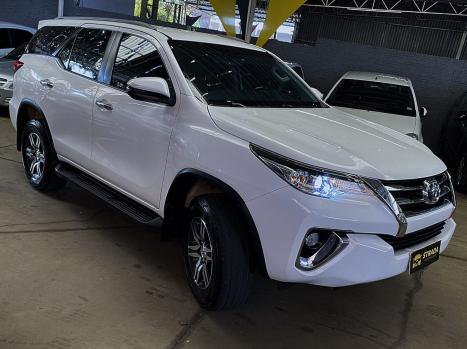 TOYOTA Hilux SW4 2.7 16V 4P FLEX SRV 7 LUGARES AUTOM�TICO, Foto 2