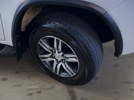 TOYOTA Hilux SW4 2.7 16V 4P FLEX SRV 7 LUGARES AUTOM�TICO, Foto 5