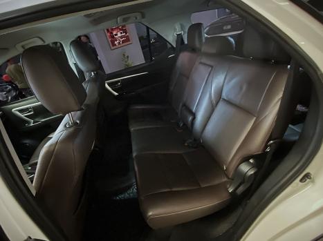 TOYOTA Hilux SW4 2.7 16V 4P FLEX SRV 7 LUGARES AUTOM�TICO, Foto 8