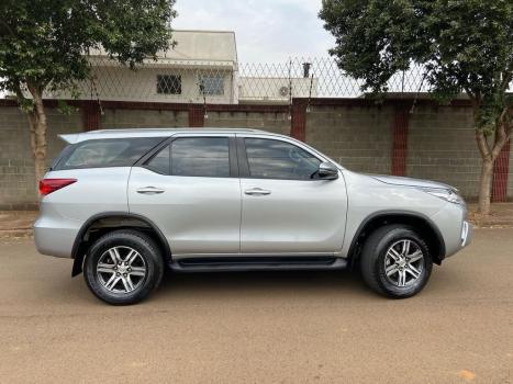 TOYOTA Hilux SW4 2.7 16V 4P SR FLEX AUTOM�TICO, Foto 3