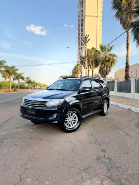 TOYOTA Hilux SW4 2.7 16V 4P SR AUTOM�TICO, Foto 2