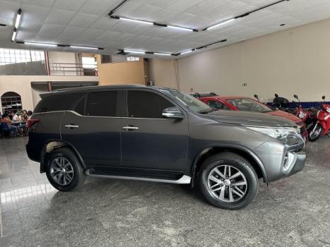 TOYOTA Hilux SW4 2.8 16V 4P SRX 4X4 7 LUGARES TURBO DIESEL AUTOM�TICO, Foto 5