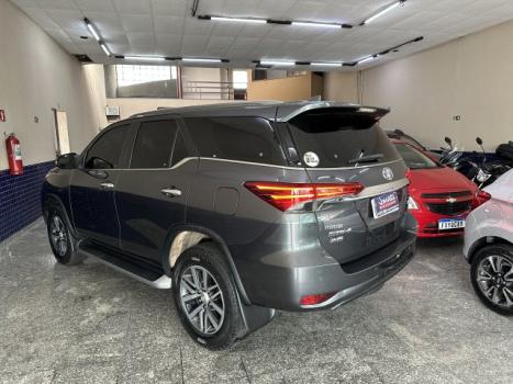 TOYOTA Hilux SW4 2.8 16V 4P SRX 4X4 7 LUGARES TURBO DIESEL AUTOM�TICO, Foto 8