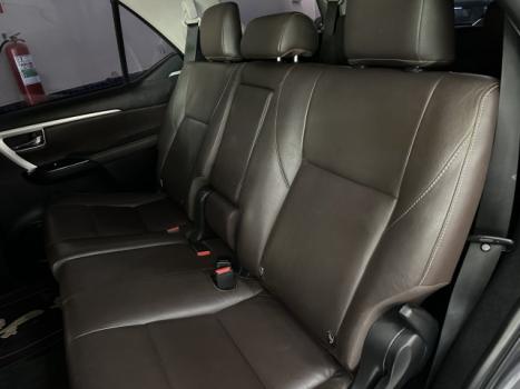 TOYOTA Hilux SW4 2.8 16V 4P SRX 4X4 7 LUGARES TURBO DIESEL AUTOM�TICO, Foto 14