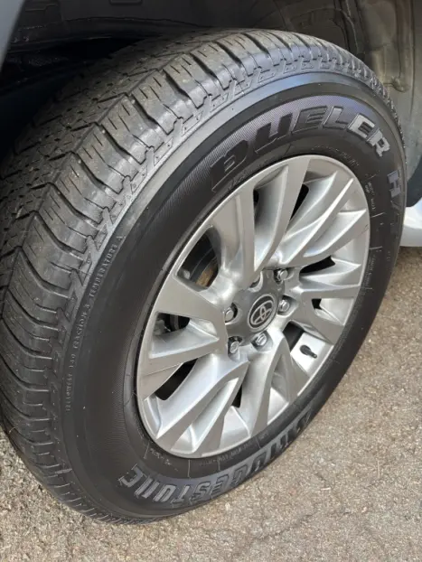 TOYOTA Hilux SW4 2.8 16V 4P SRX 4X4 7 LUGARES TURBO DIESEL AUTOMTICO, Foto 5