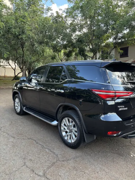 TOYOTA Hilux SW4 2.8 16V 4P SRX 4X4 7 LUGARES TURBO DIESEL AUTOMTICO, Foto 12