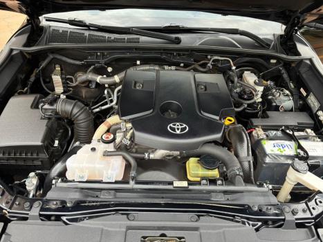 TOYOTA Hilux SW4 2.8 16V 4P SRX 4X4 7 LUGARES TURBO DIESEL AUTOMTICO, Foto 7