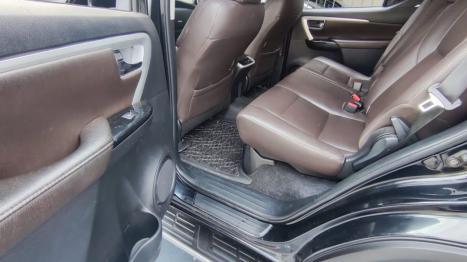 TOYOTA Hilux SW4 2.8 16V 4P SRX 4X4 7 LUGARES TURBO DIESEL AUTOMTICO, Foto 8