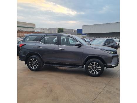 TOYOTA Hilux SW4 2.8 16V 4P SRX PLATINUM 4X4 7 LUGARES TURBO DIESEL AUTOMTICO, Foto 4