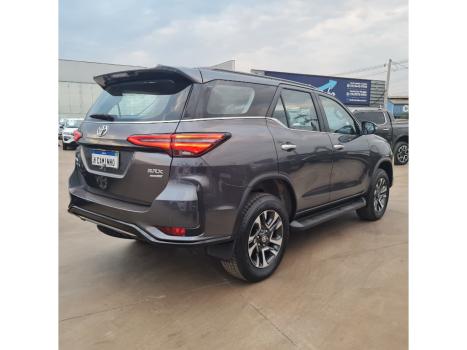 TOYOTA Hilux SW4 2.8 16V 4P SRX PLATINUM 4X4 7 LUGARES TURBO DIESEL AUTOMTICO, Foto 5