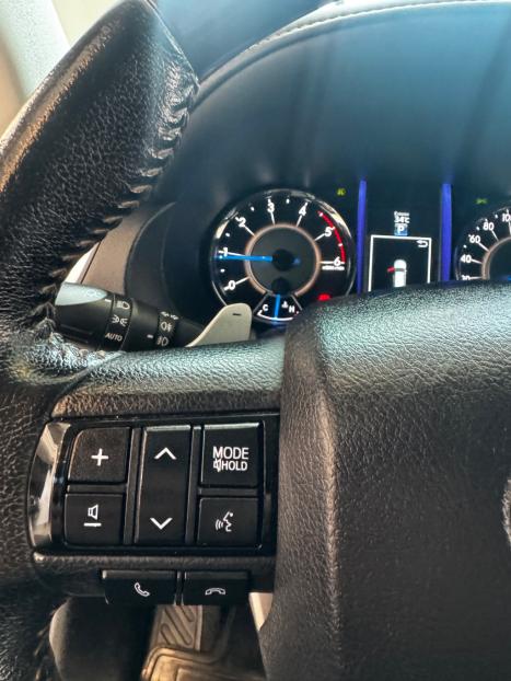 TOYOTA Hilux SW4 2.8 4P SRX 4X4 TURBO DIESEL AUTOMTICO, Foto 8