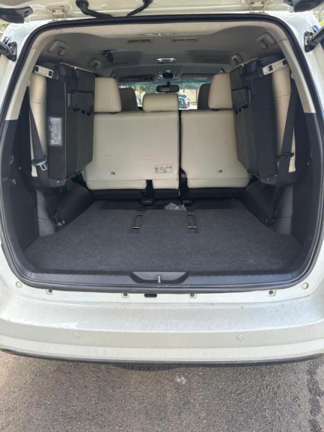 TOYOTA Hilux SW4 2.8 4P SRX 4X4 DIAMOND 7 LUGARES TURBO DIESEL AUTOMTICO, Foto 4