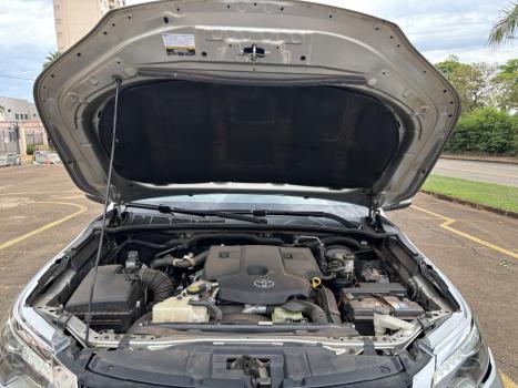 TOYOTA Hilux SW4 2.8 16V 4P SRX 4X4 7 LUGARES TURBO DIESEL AUTOMTICO, Foto 8