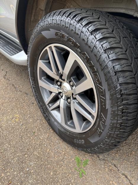 TOYOTA Hilux SW4 2.8 16V 4P SRX 4X4 7 LUGARES TURBO DIESEL AUTOMTICO, Foto 11