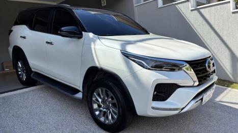 TOYOTA Hilux SW4 2.8 16V 4P SRX 4X4 7 LUGARES TURBO DIESEL AUTOMTICO, Foto 2