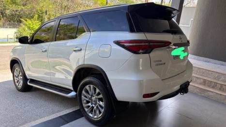 TOYOTA Hilux SW4 2.8 16V 4P SRX 4X4 7 LUGARES TURBO DIESEL AUTOMTICO, Foto 4