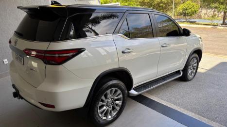 TOYOTA Hilux SW4 2.8 16V 4P SRX 4X4 7 LUGARES TURBO DIESEL AUTOMTICO, Foto 6