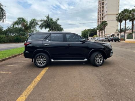 TOYOTA Hilux SW4 2.8 16V 4P SRX 4X4 7 LUGARES TURBO DIESEL AUTOMTICO, Foto 5