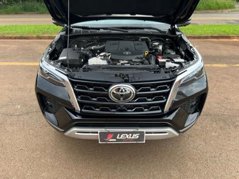 TOYOTA Hilux SW4 2.8 16V 4P SRX 4X4 7 LUGARES TURBO DIESEL AUTOMTICO, Foto 9