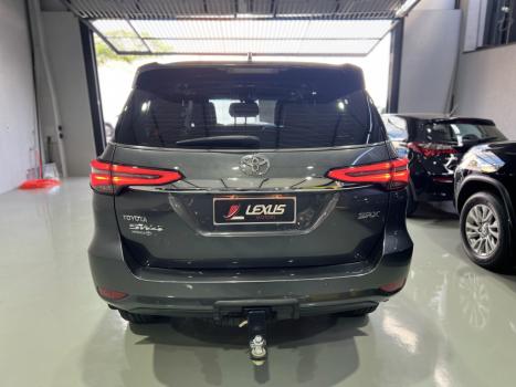 TOYOTA Hilux SW4 2.8 16V 4P SRX 4X4 7 LUGARES TURBO DIESEL AUTOM�TICO, Foto 4