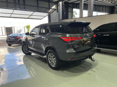 TOYOTA Hilux SW4 2.8 16V 4P SRX 4X4 7 LUGARES TURBO DIESEL AUTOM�TICO, Foto 10