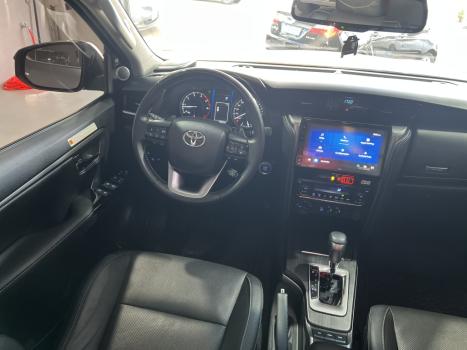 TOYOTA Hilux SW4 2.8 16V 4P SRX 4X4 7 LUGARES TURBO DIESEL AUTOM�TICO, Foto 11