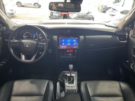 TOYOTA Hilux SW4 2.8 16V 4P SRX 4X4 7 LUGARES TURBO DIESEL AUTOM�TICO, Foto 2