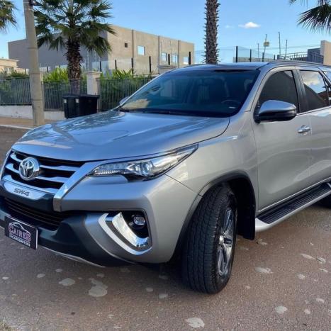 TOYOTA Hilux SW4 2.8 16V 4P SRX 4X4 7 LUGARES TURBO DIESEL AUTOM�TICO, Foto 3