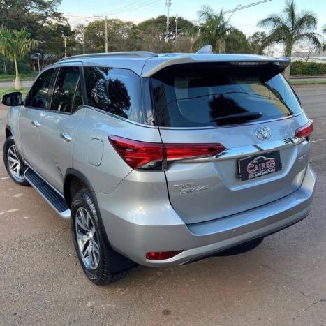 TOYOTA Hilux SW4 2.8 16V 4P SRX 4X4 7 LUGARES TURBO DIESEL AUTOM�TICO, Foto 4