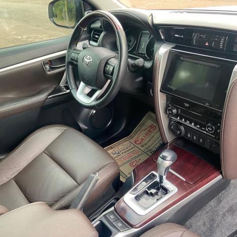 TOYOTA Hilux SW4 2.8 16V 4P SRX 4X4 7 LUGARES TURBO DIESEL AUTOM�TICO, Foto 8