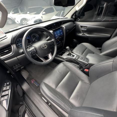 TOYOTA Hilux SW4 2.8 16V 4P SRX 4X4 7 LUGARES TURBO DIESEL AUTOM�TICO, Foto 8