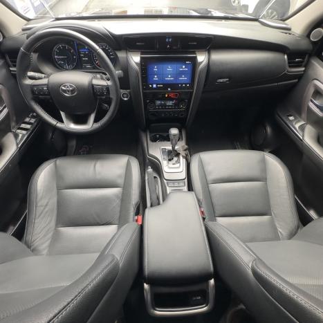 TOYOTA Hilux SW4 2.8 16V 4P SRX 4X4 7 LUGARES TURBO DIESEL AUTOM�TICO, Foto 9