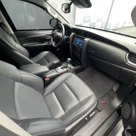 TOYOTA Hilux SW4 2.8 16V 4P SRX 4X4 7 LUGARES TURBO DIESEL AUTOM�TICO, Foto 10