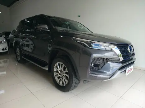 TOYOTA Hilux SW4 2.8 16V 4P SRX 4X4 7 LUGARES TURBO DIESEL AUTOM�TICO, Foto 1