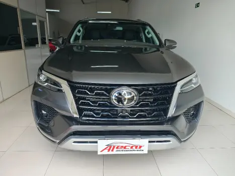 TOYOTA Hilux SW4 2.8 16V 4P SRX 4X4 7 LUGARES TURBO DIESEL AUTOM�TICO, Foto 3