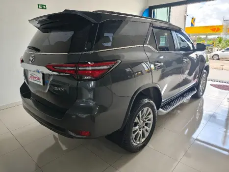 TOYOTA Hilux SW4 2.8 16V 4P SRX 4X4 7 LUGARES TURBO DIESEL AUTOM�TICO, Foto 10