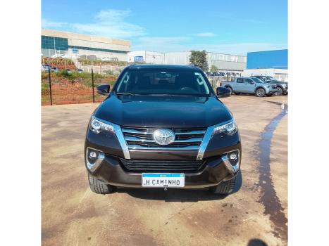 TOYOTA Hilux SW4 2.8 16V 4P SRX 4X4 7 LUGARES TURBO DIESEL AUTOM�TICO, Foto 2