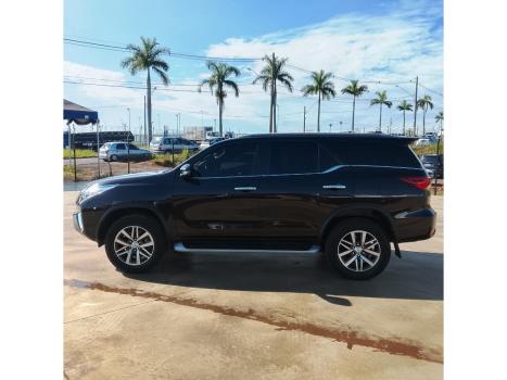 TOYOTA Hilux SW4 2.8 16V 4P SRX 4X4 7 LUGARES TURBO DIESEL AUTOM�TICO, Foto 8