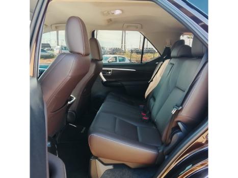 TOYOTA Hilux SW4 2.8 16V 4P SRX 4X4 7 LUGARES TURBO DIESEL AUTOM�TICO, Foto 10