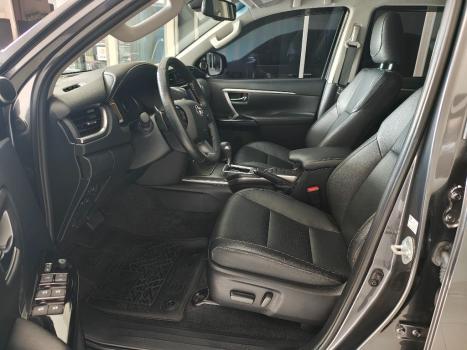 TOYOTA Hilux SW4 2.8 16V 4P SRX 4X4 7 LUGARES TURBO DIESEL AUTOM�TICO, Foto 4